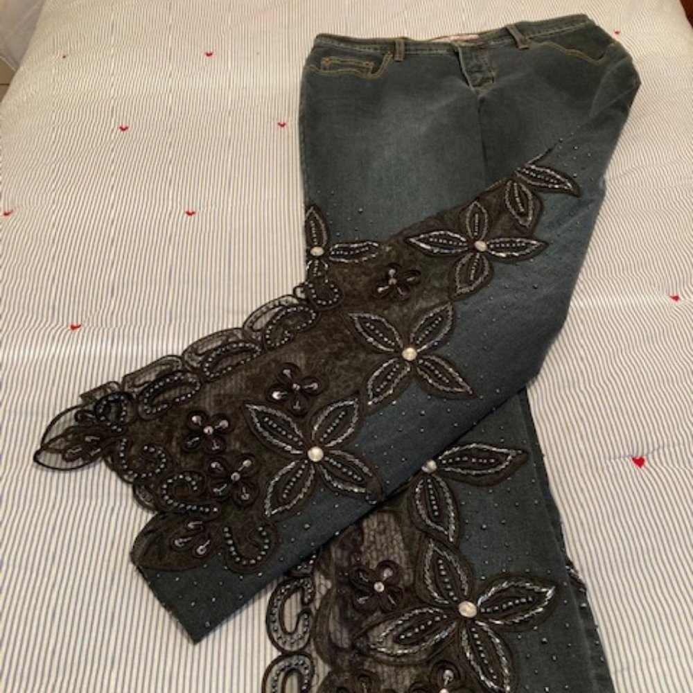 ⭐️  2x's Host Pick ⭐️  Sassy Thai Embellished Flare Lace Jeans With Split Leg - Picture 4 of 14